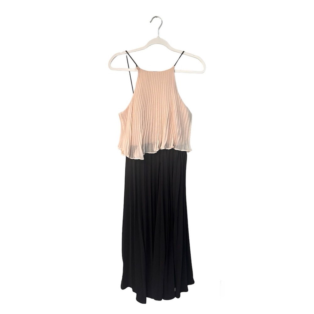 ☆ Wyatt Flowy Dress ☆
